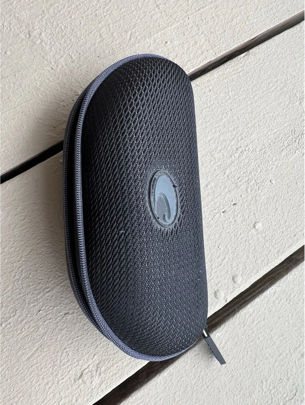 Costa Del Mar Sunglasses Hard Zip Up Clam Shell Style Case Black With Gray Logo.